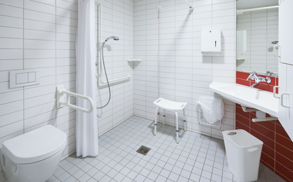 Curb-free shower